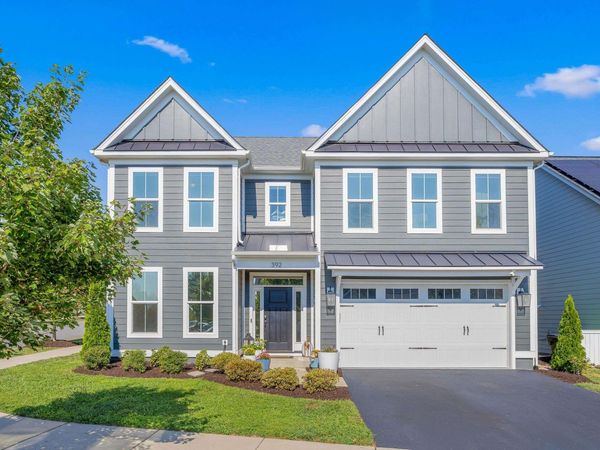 392 CLAIBOURNE RD, Crozet, VA 22932