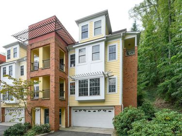 731 CAIRN HEIGHTS CT, Charlottesville, VA 22903
