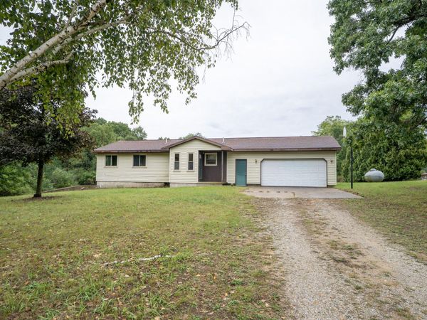 12344 Podunk Avenue NE, Greenville, MI 48838