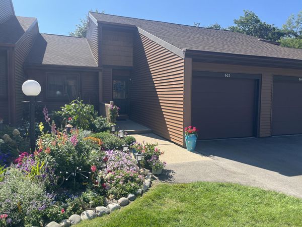 602 Maple Creek Drive, Holland, MI 49423