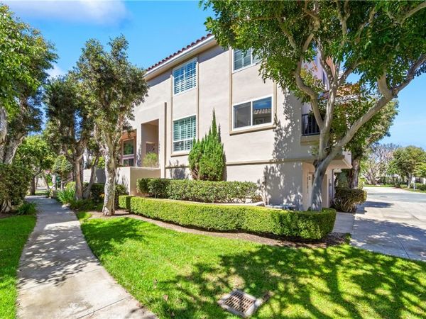 19401 Merion Circle, Huntington Beach, CA 92648