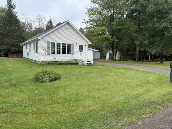 47 Grand Avenue, L'anse, MI 49946