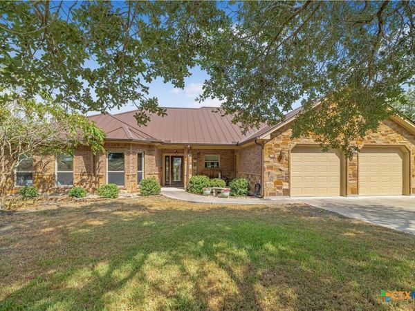 72 Perdido Court, Victoria, TX 77905