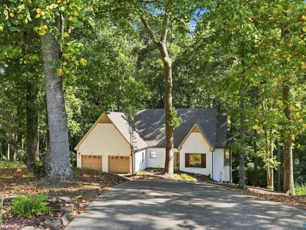 103 East Cove, Florence, AL 35634