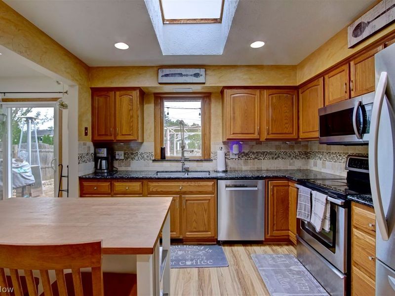 24764 Randall Drive, North Olmsted, OH 44070 Photo 11