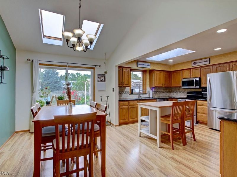 24764 Randall Drive, North Olmsted, OH 44070 Photo 7