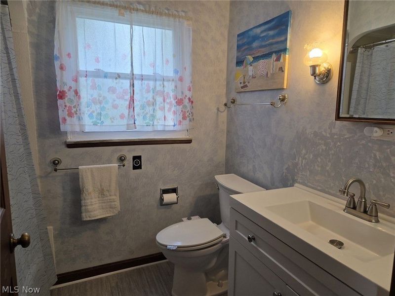 21444 Northwood Avenue, Fairview Park, OH 44126 Photo 22