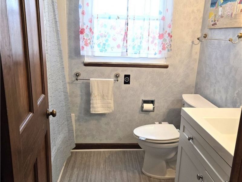 21444 Northwood Avenue, Fairview Park, OH 44126 Photo 23