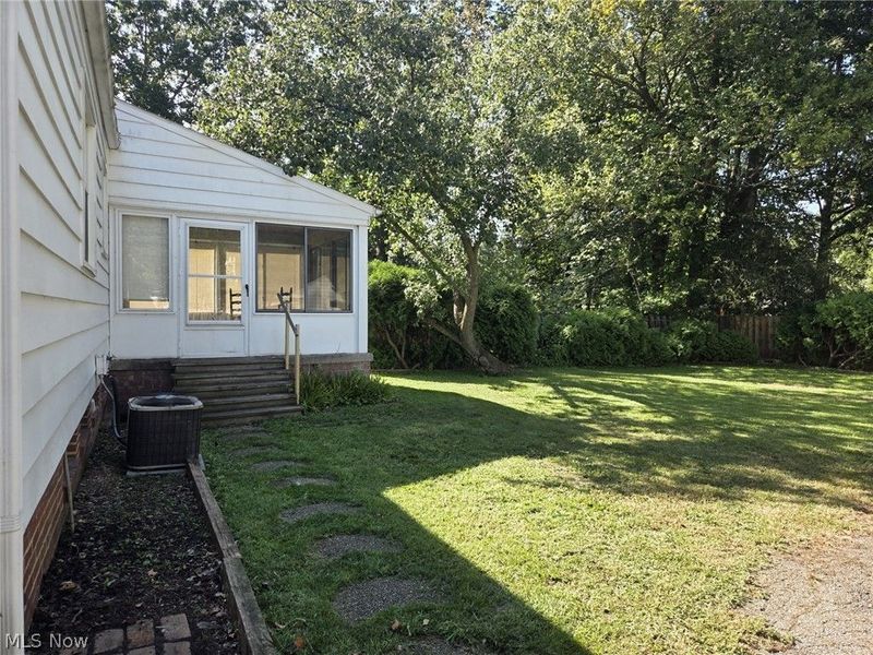 21444 Northwood Avenue, Fairview Park, OH 44126 Photo 4