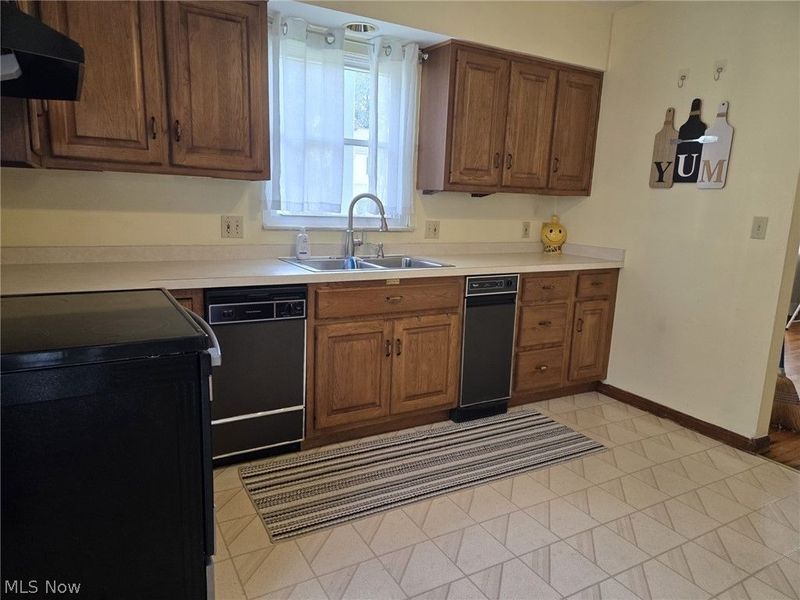 21444 Northwood Avenue, Fairview Park, OH 44126 Photo 6