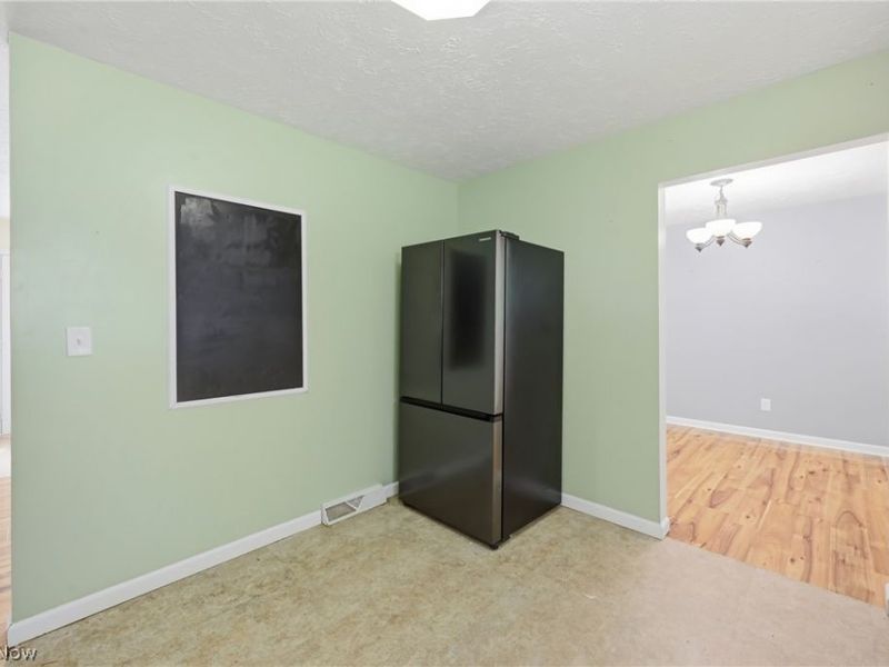 281 Cricklewood Drive, Cortland, OH 44410 Photo 11