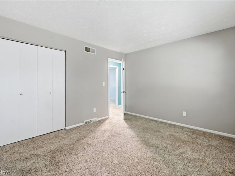 281 Cricklewood Drive, Cortland, OH 44410 Photo 17