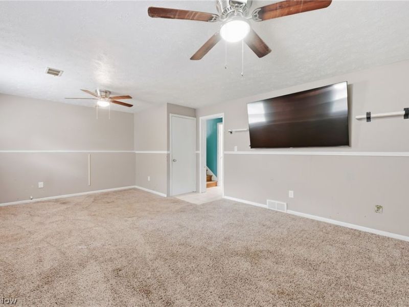281 Cricklewood Drive, Cortland, OH 44410 Photo 20