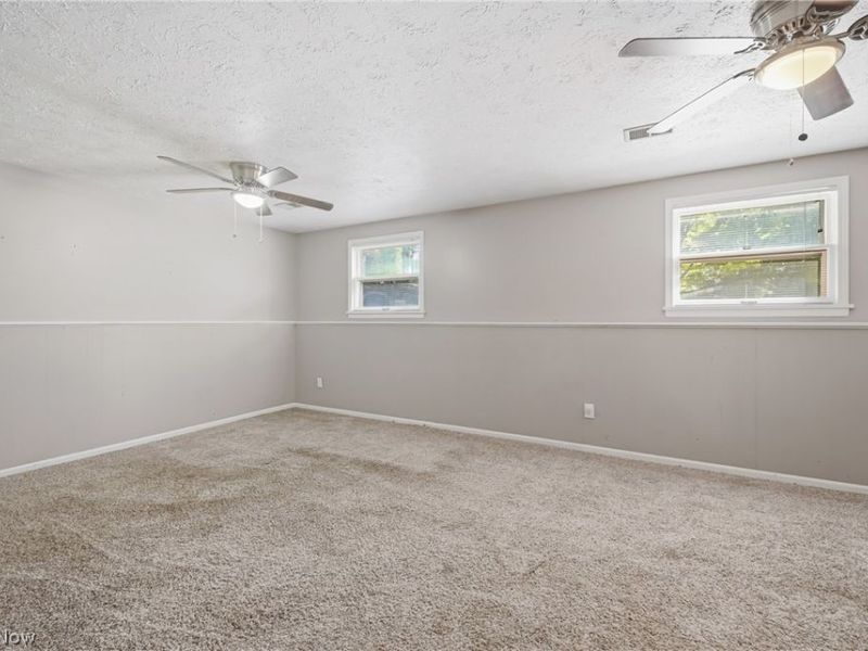 281 Cricklewood Drive, Cortland, OH 44410 Photo 21