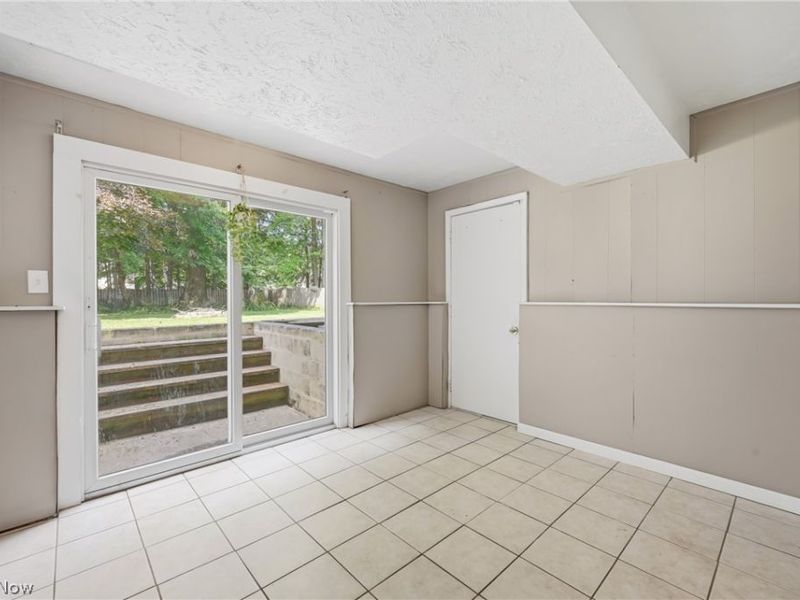 281 Cricklewood Drive, Cortland, OH 44410 Photo 24