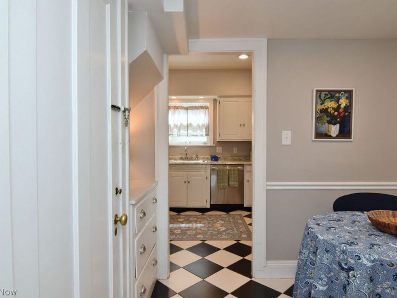 3180 Chadbourne Road, Shaker Heights, OH 44120 Photo 10