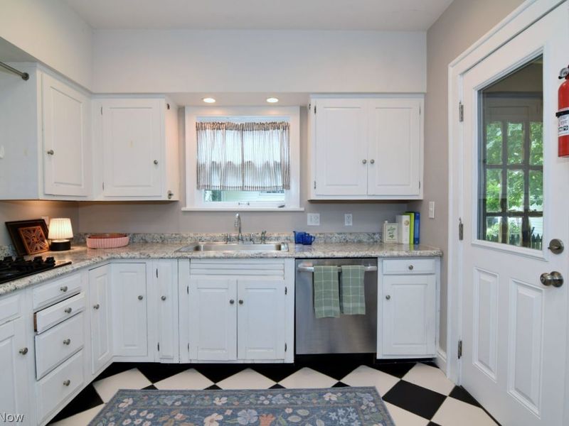 3180 Chadbourne Road, Shaker Heights, OH 44120 Photo 12