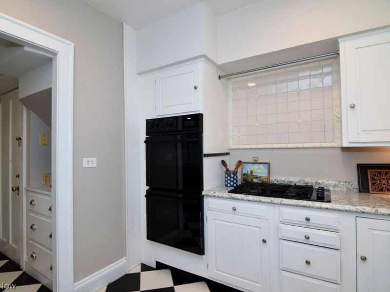 3180 Chadbourne Road, Shaker Heights, OH 44120 Photo 13