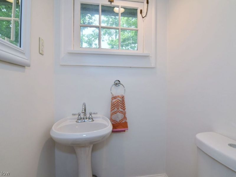 3180 Chadbourne Road, Shaker Heights, OH 44120 Photo 16