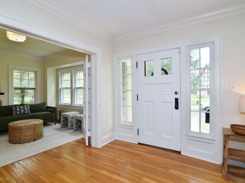 3180 Chadbourne Road, Shaker Heights, OH 44120 Photo 2
