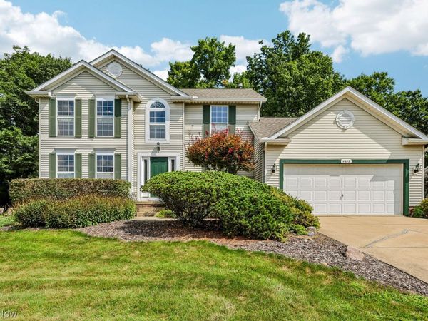 4652 Squire Drive , Sagamore Hills, OH 44067