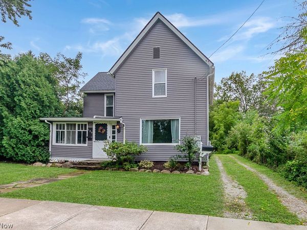 139 Center Street , Chardon, OH 44024
