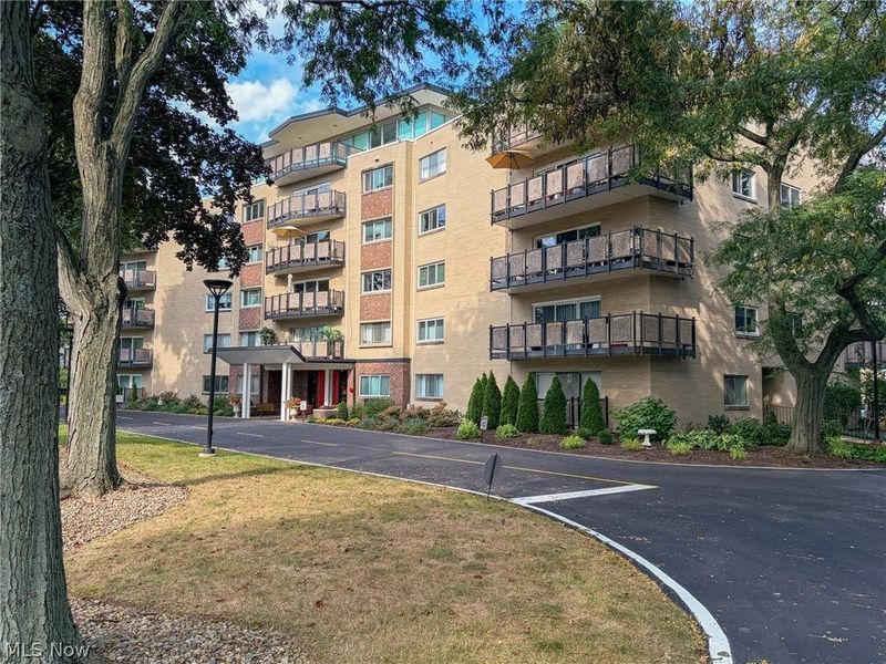 255 N Portage Path, Unit 204, Akron, OH 44303 Photo 1