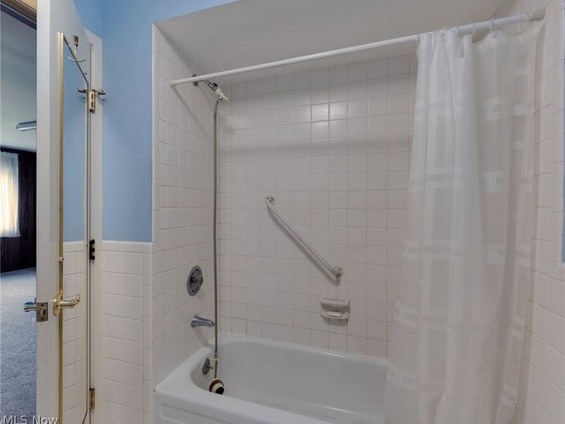 255 N Portage Path, Unit 204, Akron, OH 44303 Photo 13