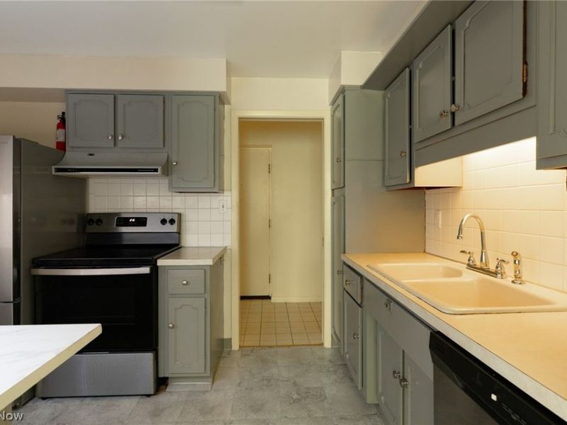 255 N Portage Path, Unit 204, Akron, OH 44303 Photo 7