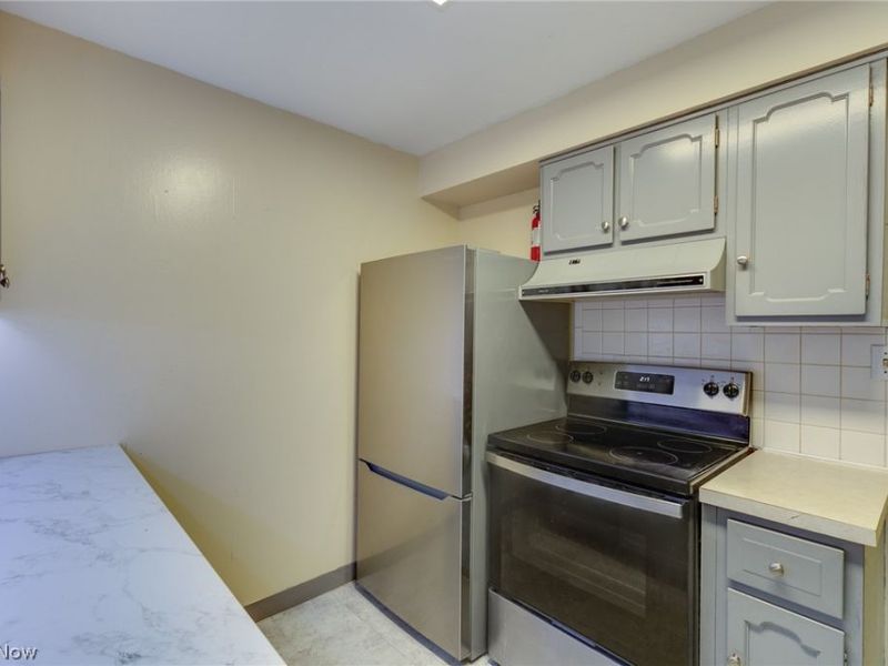 255 N Portage Path, Unit 204, Akron, OH 44303 Photo 9