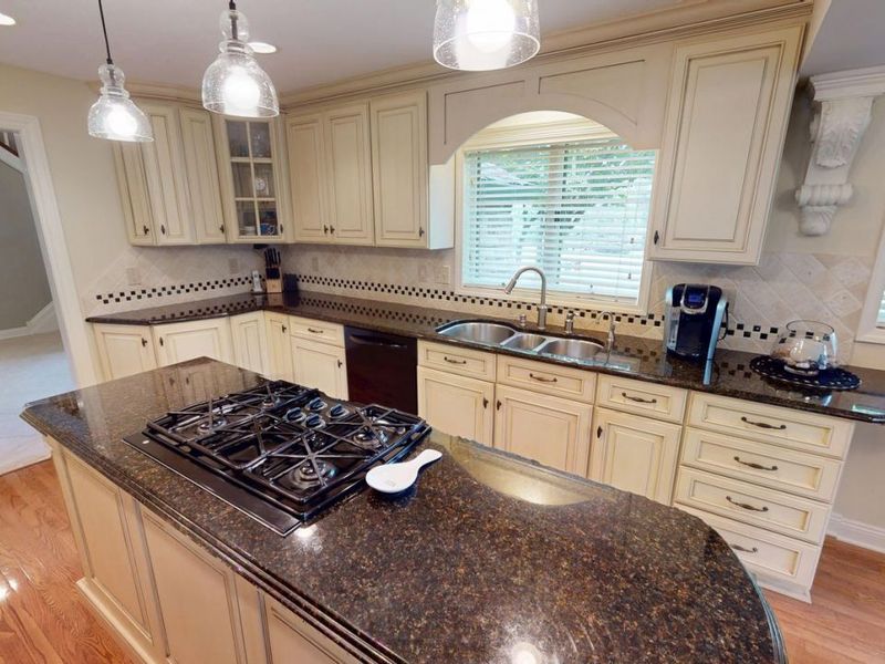 206 Brookside Boulevard, Hinckley, OH 44233 Photo 8