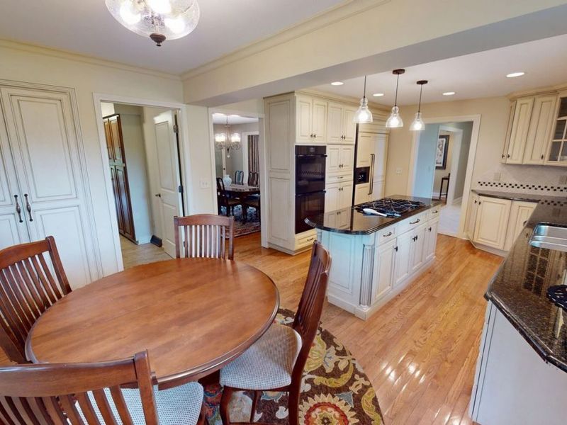 206 Brookside Boulevard, Hinckley, OH 44233 Photo 9
