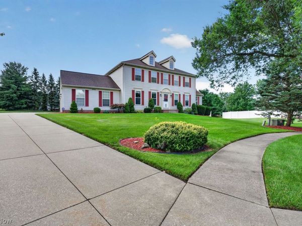 8948 Manor Court , Macedonia, OH 44056