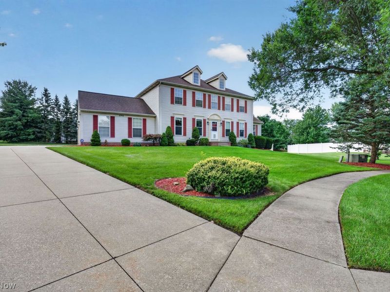 8948 Manor Court, Macedonia, OH 44056 Photo 1