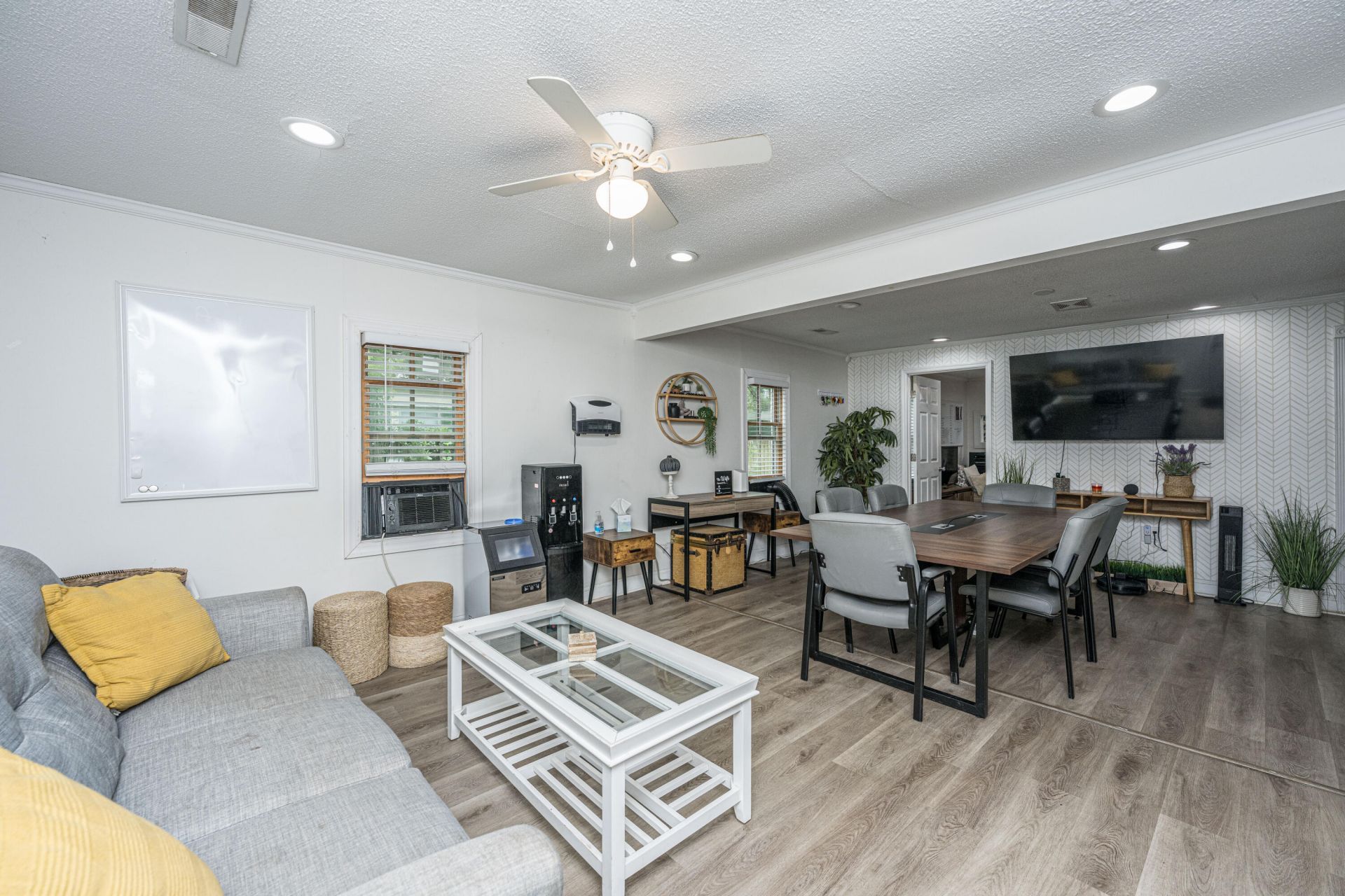 2136 Easy Street  Photo 4