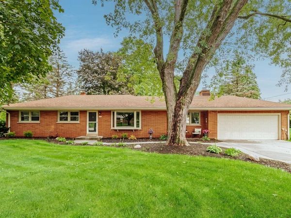 4580 N 135th STREET, Brookfield, WI 53005