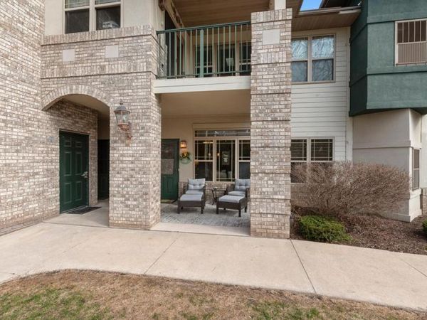 460 N Silverbrook DRIVE, Unit #103, West Bend, WI 53090