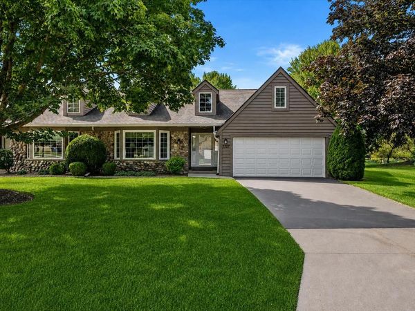 7707 W Cedar Ridge COURT, Franklin, WI 53132