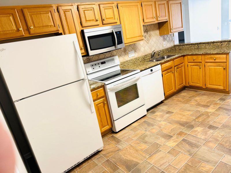 4666 Wenham Park, Unit 28, Columbus, OH 43230 Photo 19