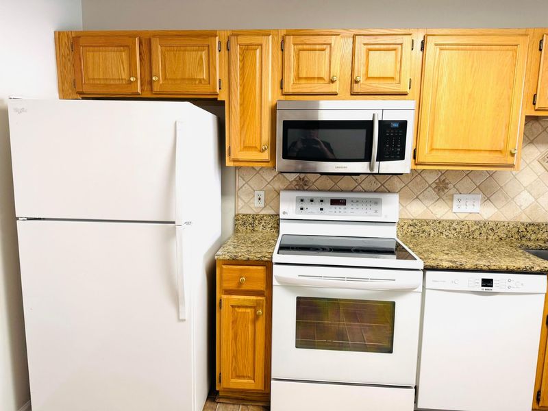 4666 Wenham Park, Unit 28, Columbus, OH 43230 Photo 20