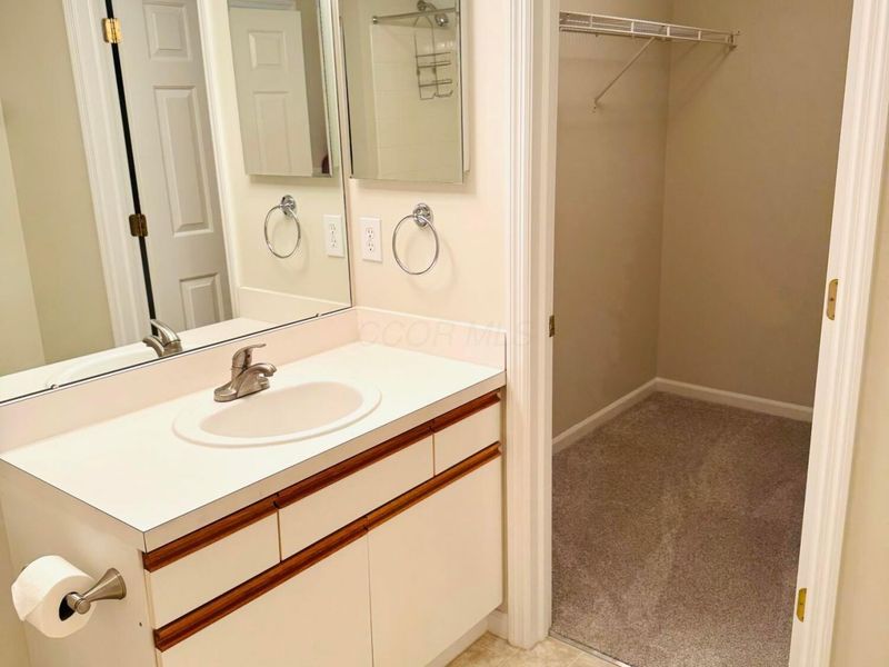 4666 Wenham Park, Unit 28, Columbus, OH 43230 Photo 34