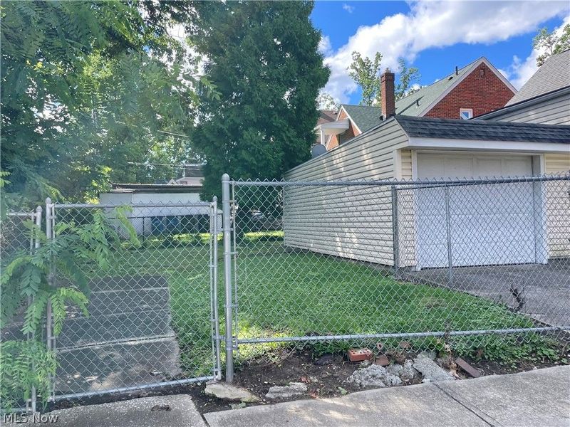 2763 E 124th Street, Cleveland, OH 44120 Photo 3