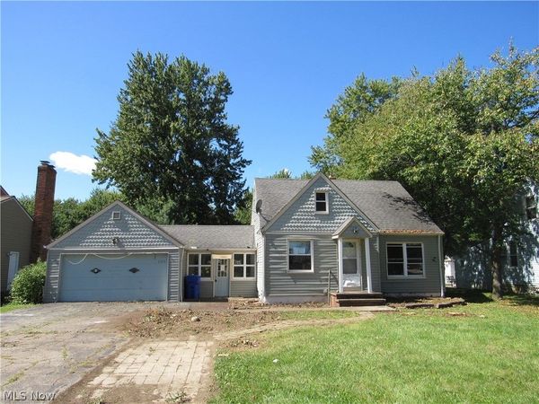 6224 Engle Road, Brook Park, OH 44142