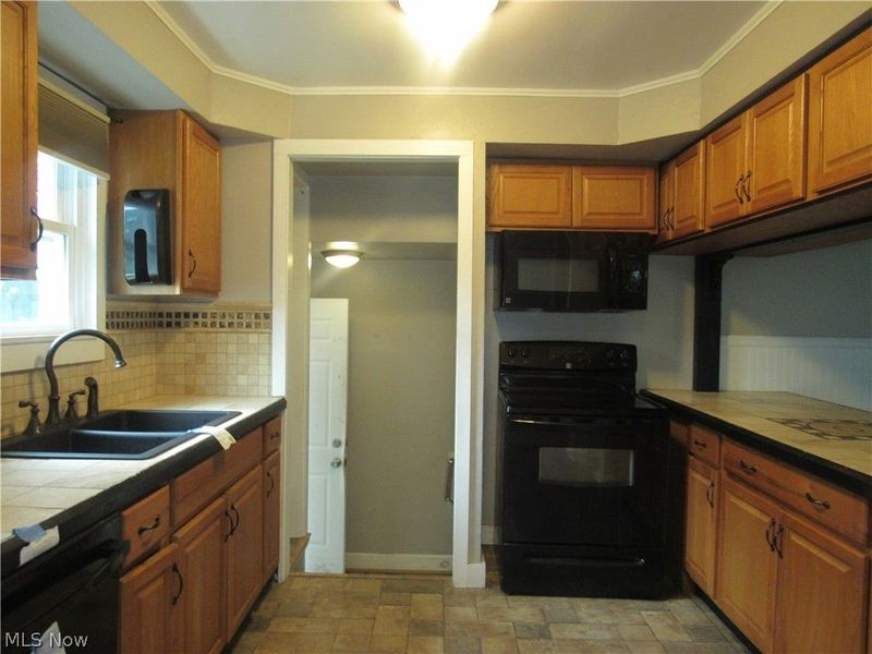 6224 Engle Road, Brook Park, OH 44142 Photo 5