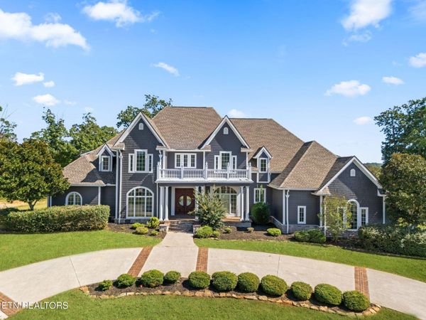 910 Eagle Nest Drive, Loudon, TN 37774
