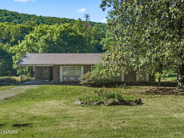 369 Back Valley Rd , Oliver Springs, TN 37840