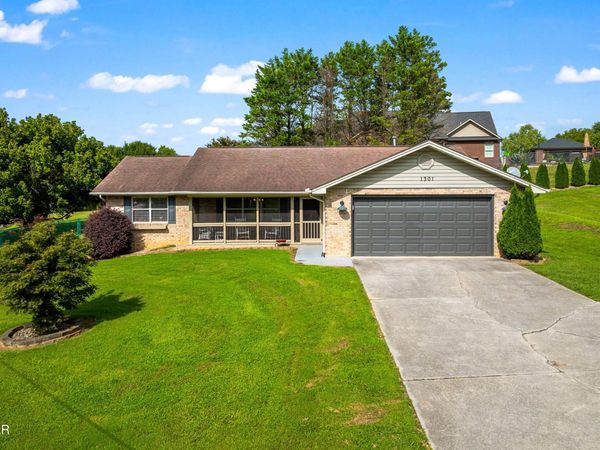 1301 Snappwood Drive , Sevierville, TN 37862