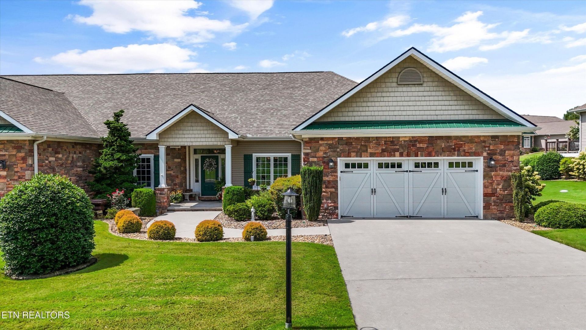 208 Chota Landing View, Loudon, TN 37774 Main Photo