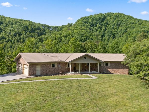 1181 Pine Mountain Road , Sevierville, TN 37862