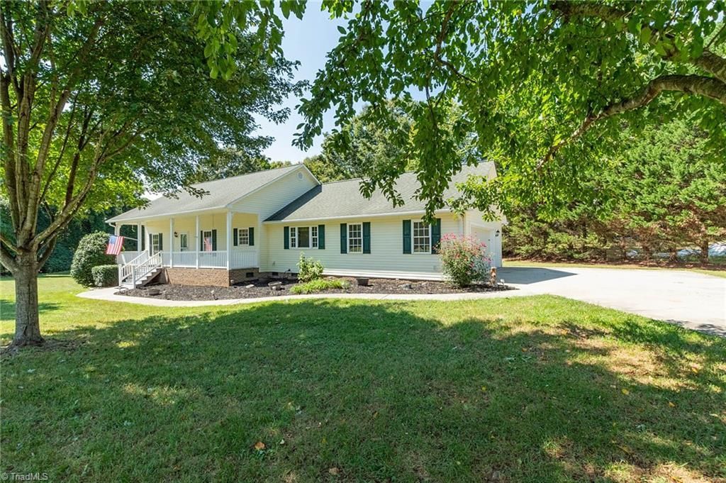 5360 Muirfield Drive, Lexington, NC 27295 Main Photo